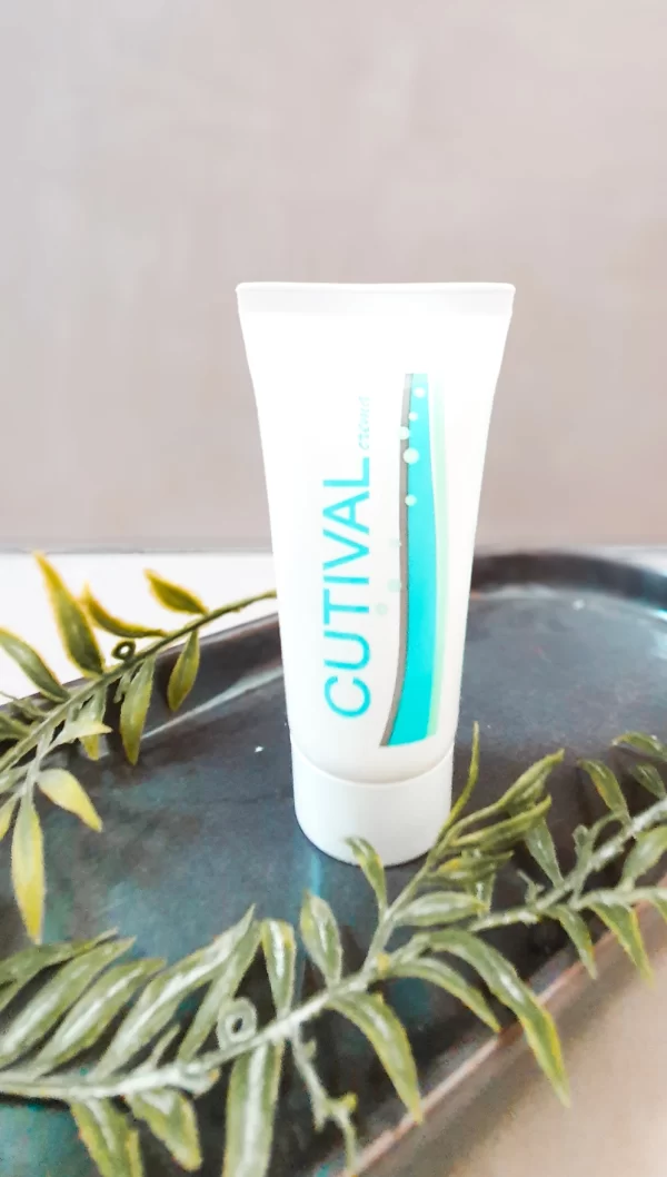 Immagine del Cutival crema, grazie alla sua composizione, è l’emulsione ideale per pelli sensibili, reattive ed irritate.