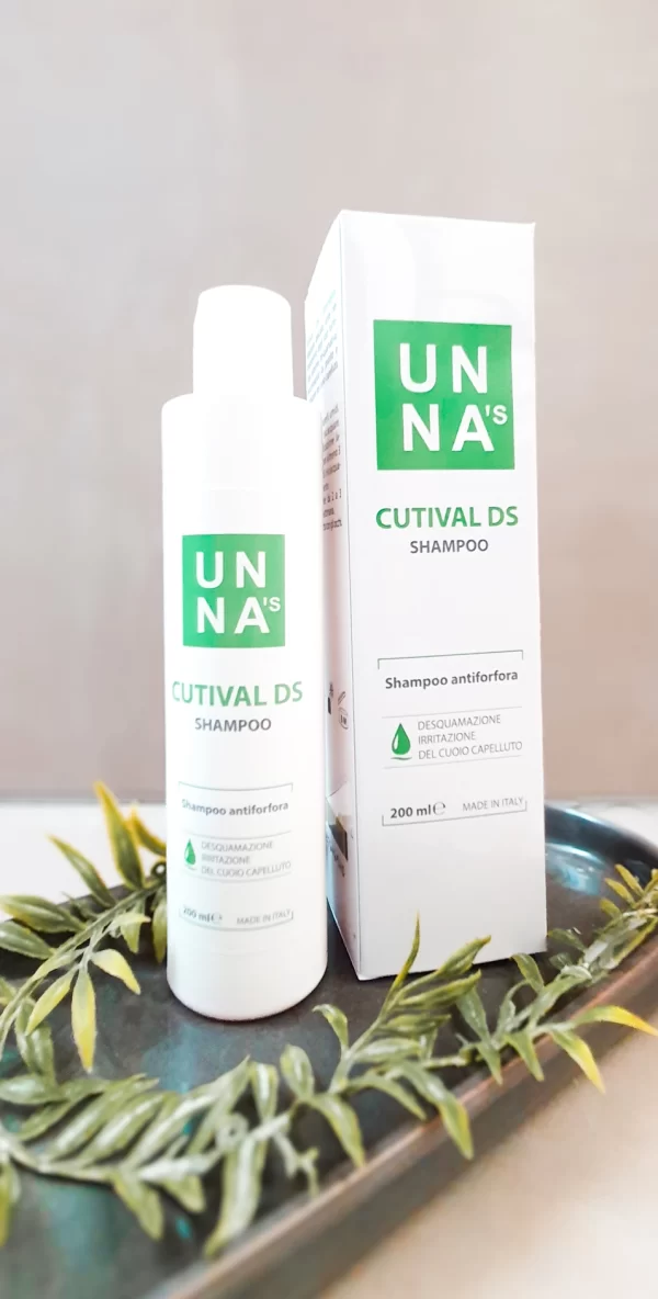 Immagine del CUTIVAL DS SHAMPOO e della sua confezione.